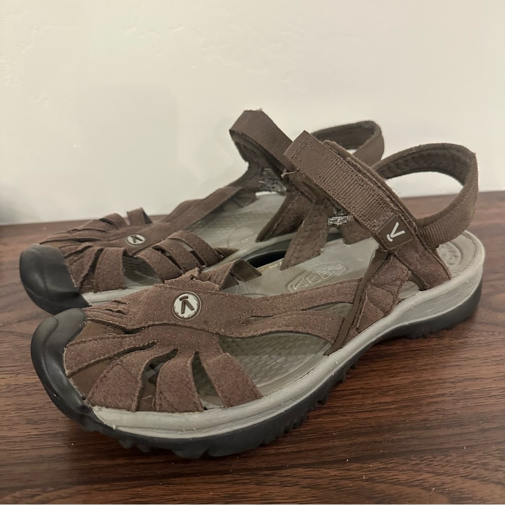 Keen Women’s ‘Rose’ Closed Toe Waterproof Casual Rugged Adventure Sandals Size 9
